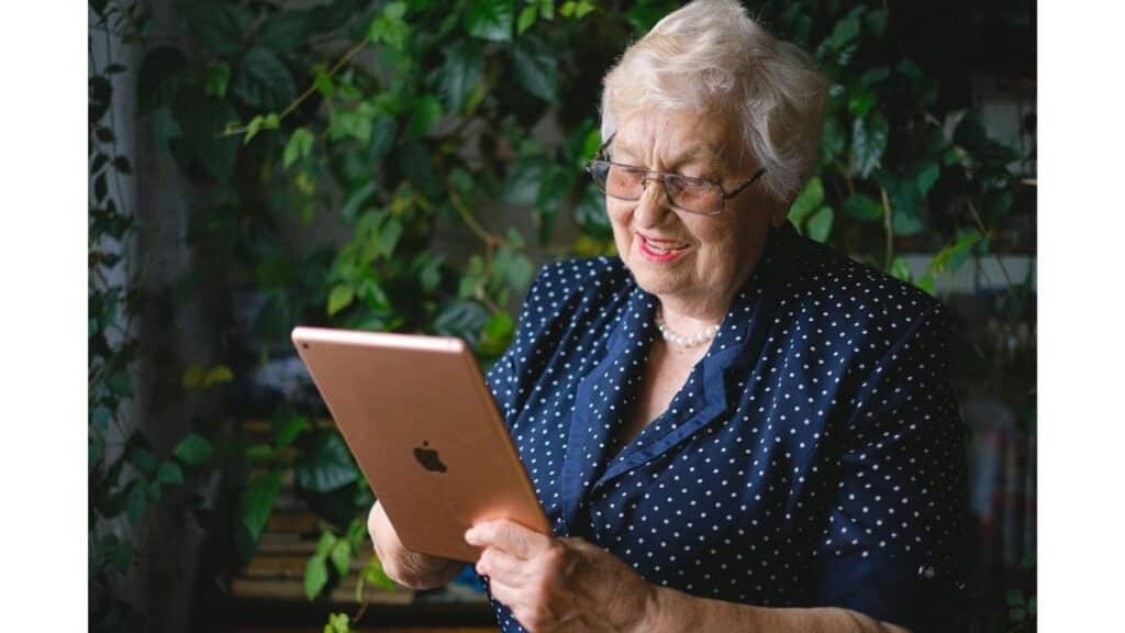 Lady reading an ipad