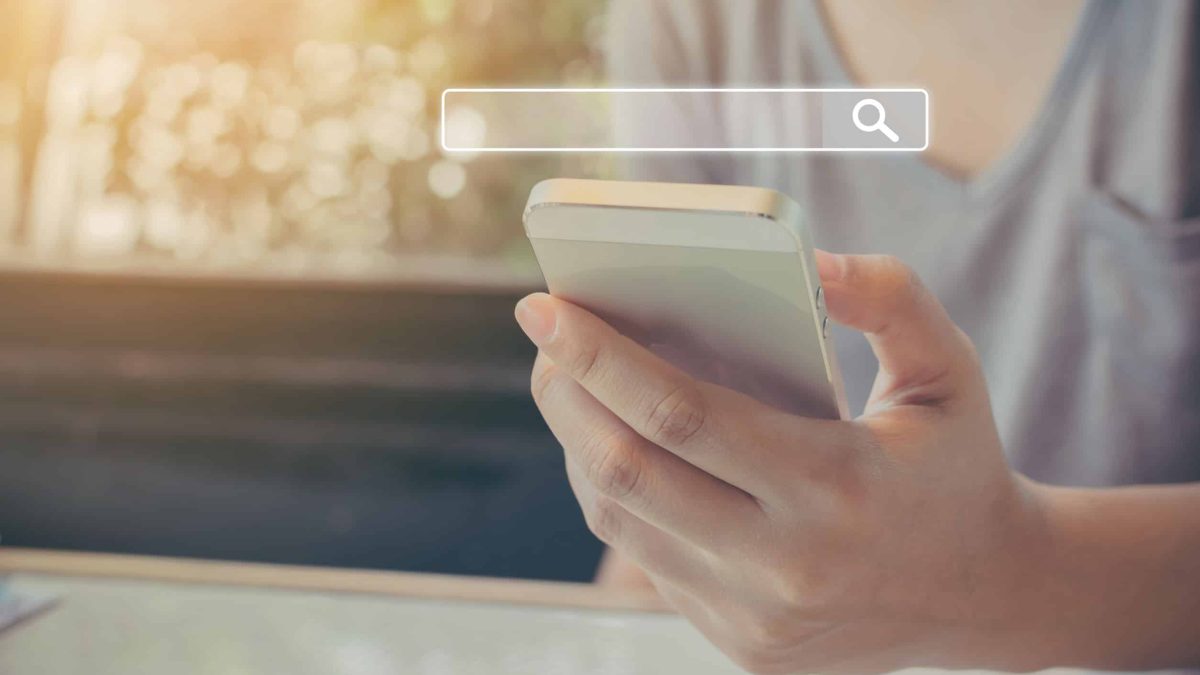 Mobile search query for local business
